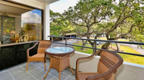 Beautiful Apartment with first class amenities on The Anchorage, Siesta Key Apartment 1006